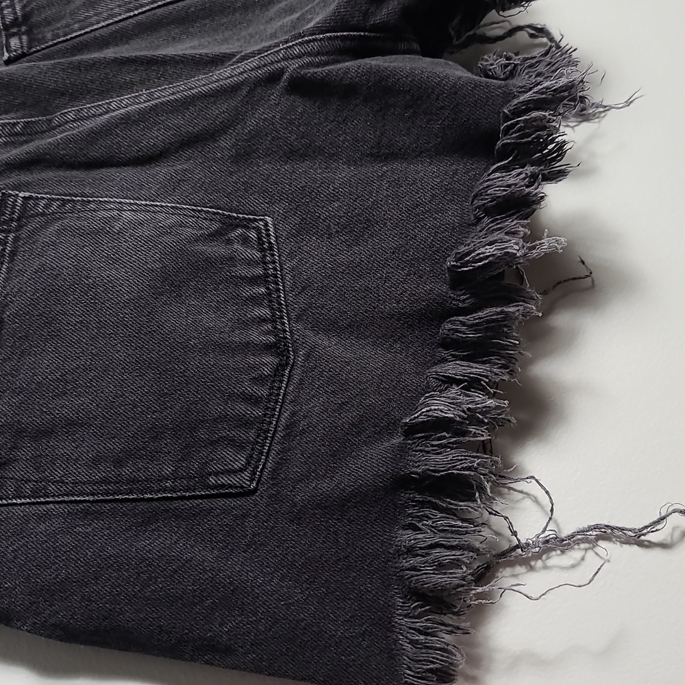 ALL SAINTS Winnie Cut Off Charcoal Black Frayed Distressed Denim Shorts Size 28 - Picture 14 of 15